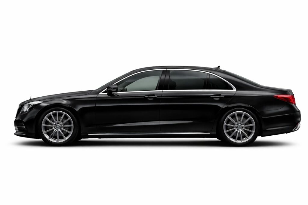 Luxury black VIP sedan representing Richline Transportation business sedan service for executive and corporate travel.